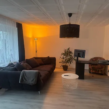 Lägenhet Schoene In Gruener Lage Mit Fitnessgeraet Linz