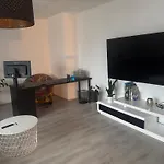 Lägenhet Schoene In Gruener Lage Mit Fitnessgeraet Linz